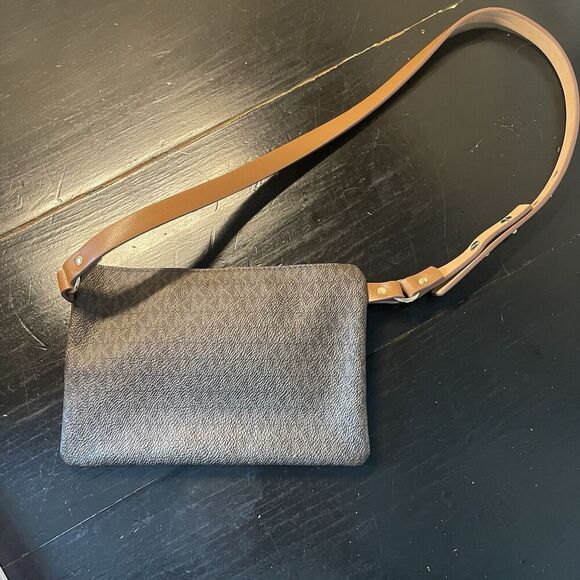 MICHAEL KORS SIGNATURE FANNY PACK BELT BAG SNAP CHAIN PURSE BROWN 554131 - Picture 2 of 9